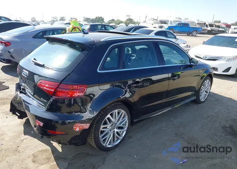 2018 Audi A3 E-Tron 1.4T Premium/1.4T Tech Premium z USA, uszkodzony, nr VIN WAUTPBFF8JA056146